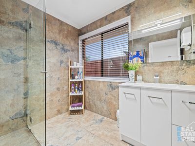 18 Linmac Drive, Hampton Park