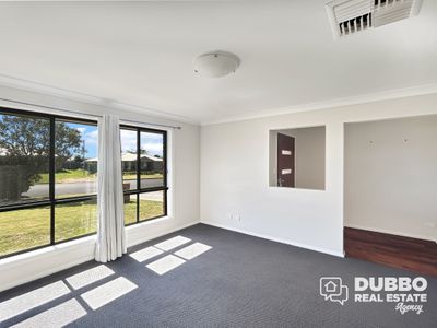 76 Catherine Drive, Dubbo