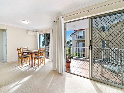 4 / 10 Jubilee Avenue, Broadbeach