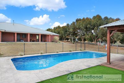 8 CASUARINA DRIVE, North Tamworth