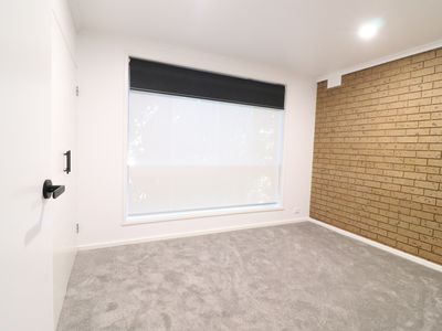 1 / 23 Tallarook Street, Seymour