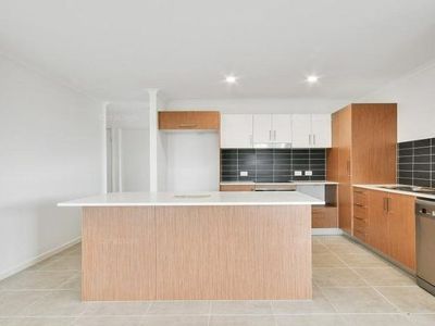 2 / 57 Haslewood Crescent, Meridan Plains