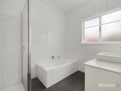 1 / 148 Blackburn Road, Doncaster East