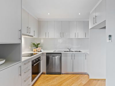 6 / 180 Stirling Street, Perth