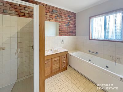 1 / 16 James Street, Horsham