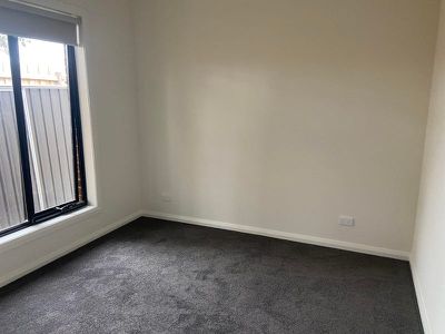 16 / 44 Coburns Road, Melton