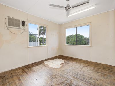 12 Crocker Street, Heatley