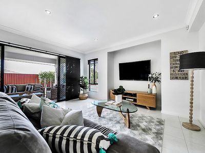 8 Blue Gum Place, Wakerley