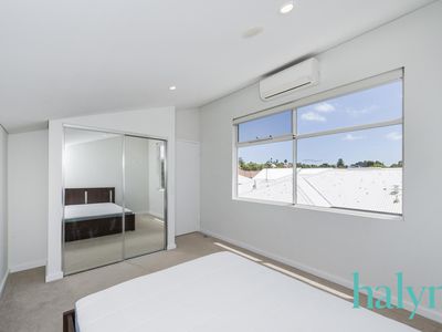 8 / 125 Fairway, Crawley