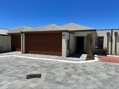 4 / 6 Merion Court, Yanchep