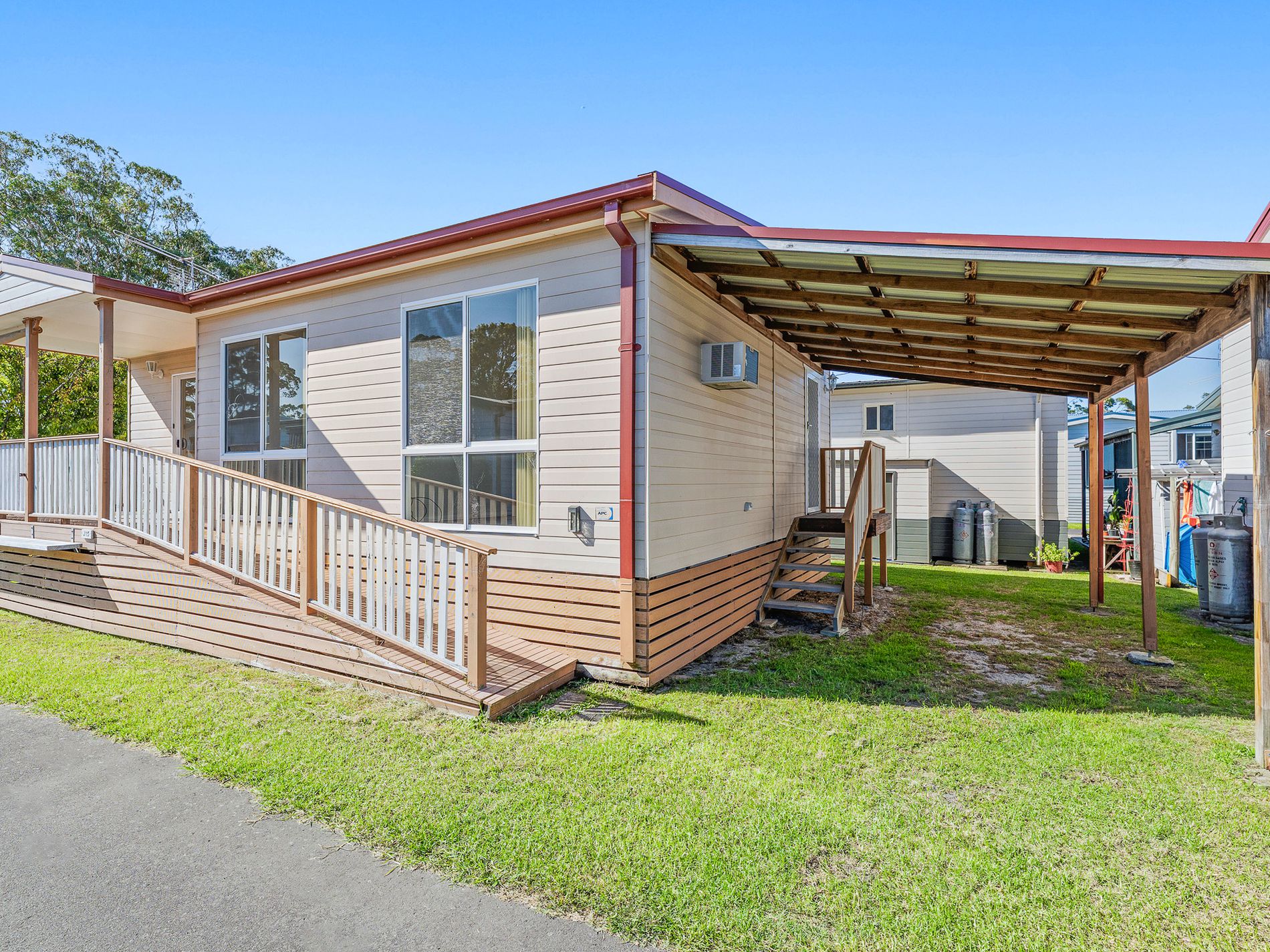 j15 / 48 Princes Highway, Narooma