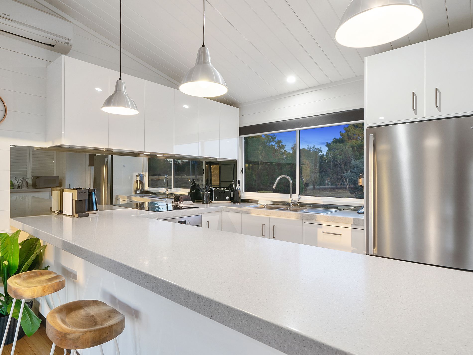 454 Howes Creek Road, Mansfield