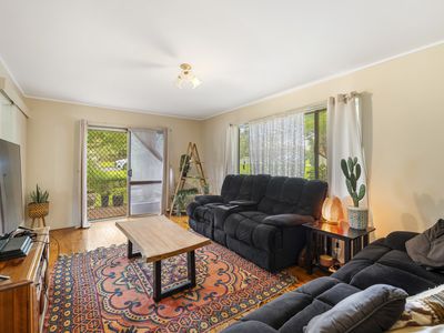 16 Hazzard Street, Centenary Heights