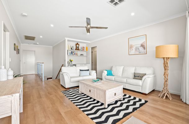 43 Holloways Ridge, Secret Harbour