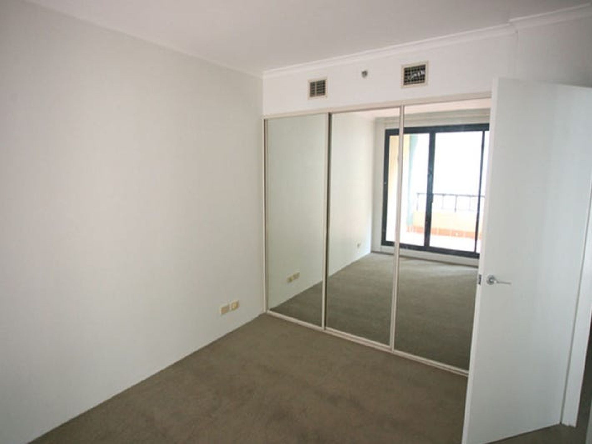 1401 / 1 Hosking Place, Sydney