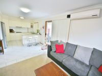 46 Blossom Street, Pimpama