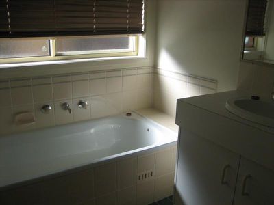 33 Corunna Cres, Flinders