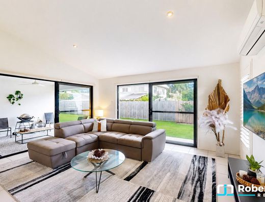 Immaculate Home with Side Access & Short Walk to Town image 4