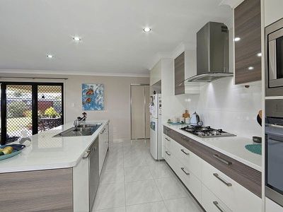 1 Sundew Ct, Woodgate