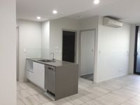 704  8 Hunt Street, Hamilton