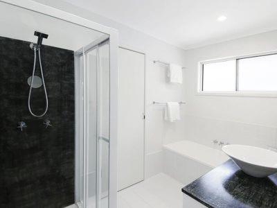 75 Lake Entrance Boulevard, Noosaville