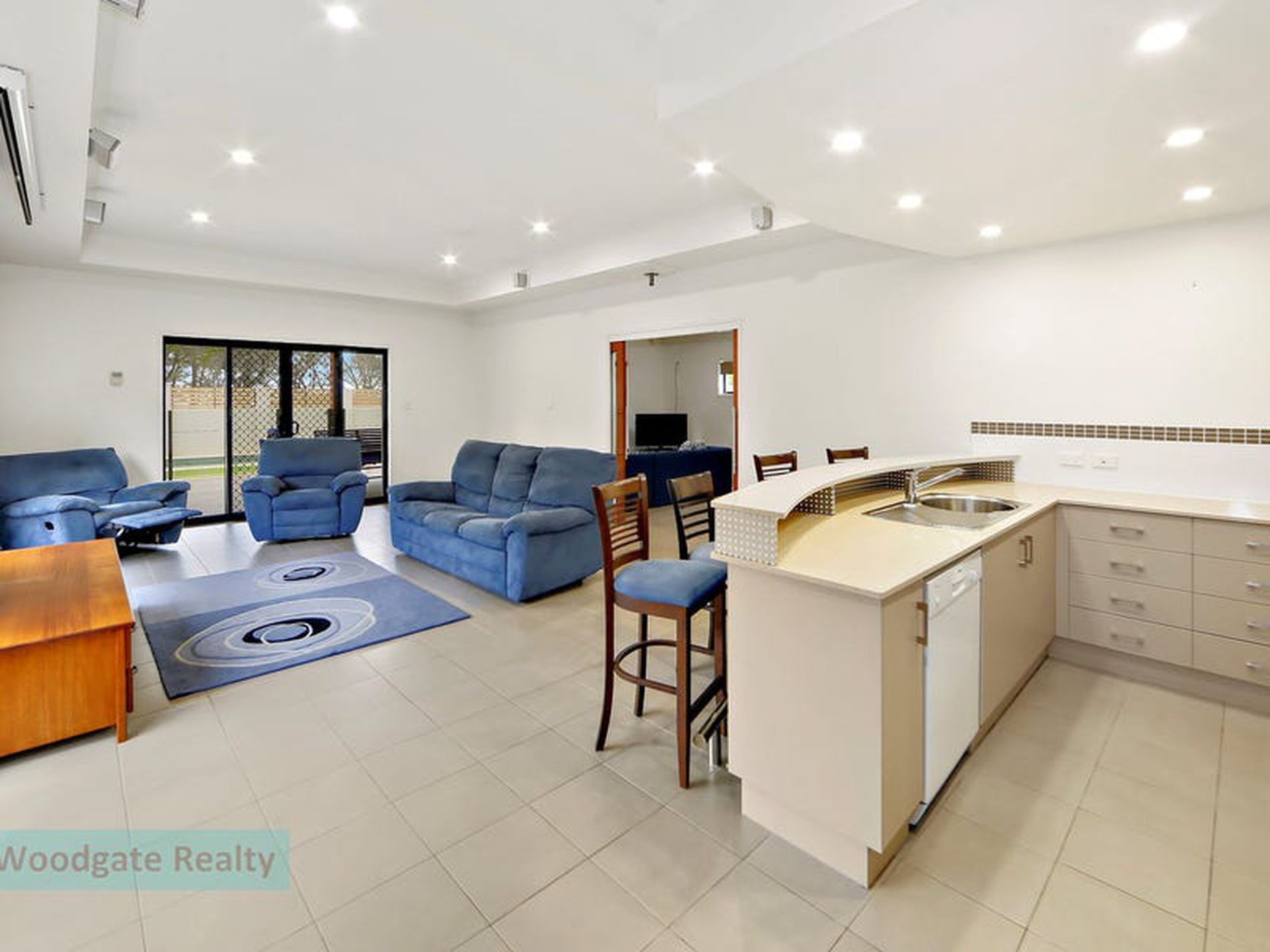 31 Esplanade, Woodgate