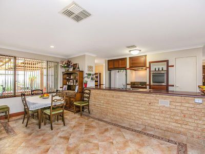 41 Redheart Drive, Thornlie