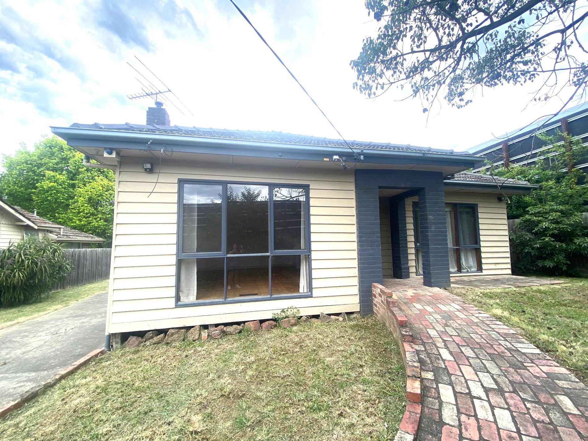 12 Lenola Street, Macleod