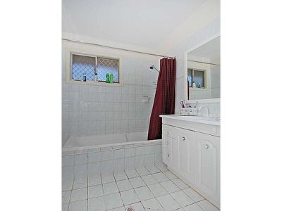 354 Piccadilly Street, West Lamington