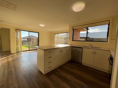 3A John Brass Place, Dubbo