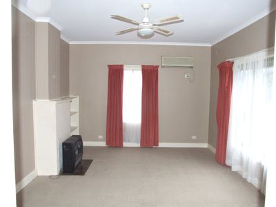 16 Lakeside Avenue, Mount Beauty