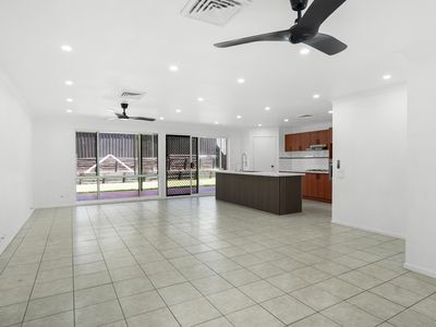 33 Birch Drive, Hamlyn Terrace