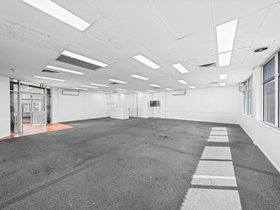 8 / 2012 Logan Road, Upper Mount Gravatt