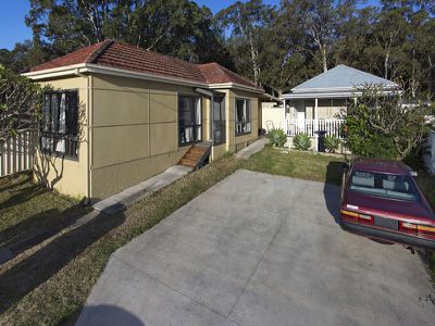 94 Lake Entrance Road, Oak Flats
