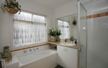 14 Castle Court, Beaconsfield