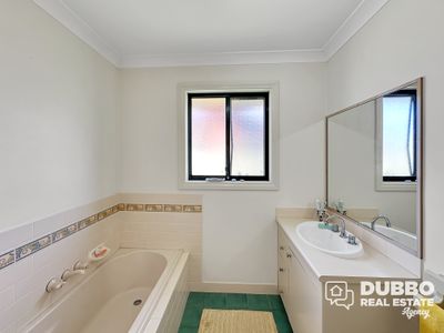 4 Gerber Place, Dubbo