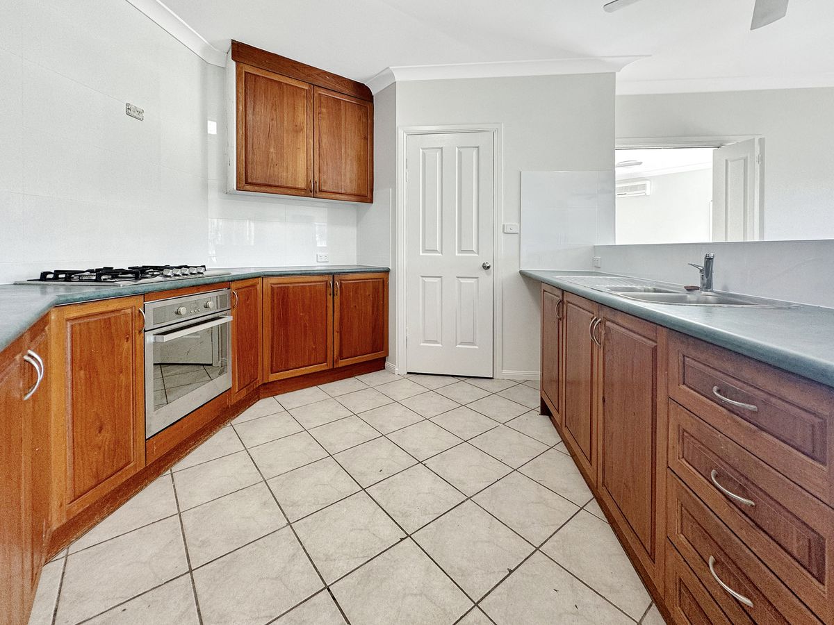 14 Storer Street, Atherton