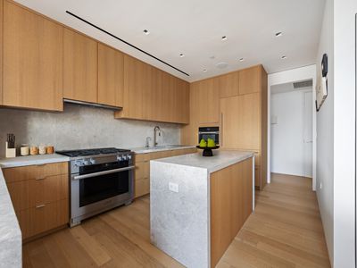 unit 7 / 350 West Broadway, Unit 7, Manhattan, NY, International