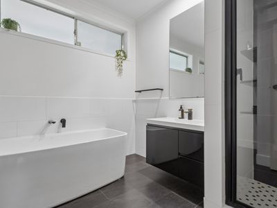 183 Harpers Road, Woodend
