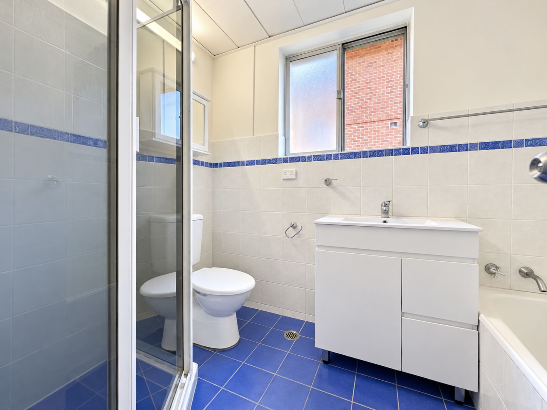 7 / 11 Queens Road, Westmead