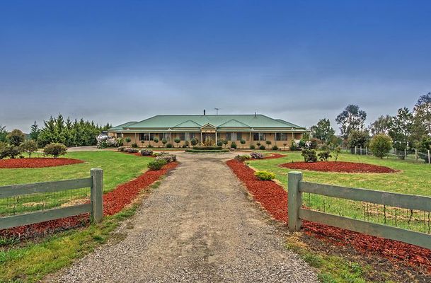 35 The Ridge, Oaklands Junction