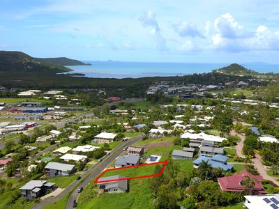 15 Whitehaven Crescent, Cannonvale