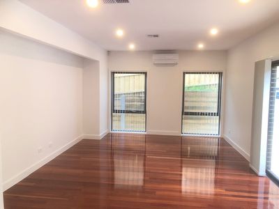 2 / 32 Blackburn Road, Doncaster East
