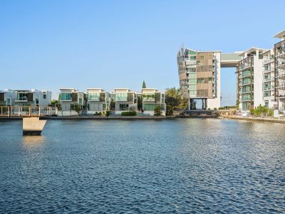 26701 / 2 Ephraim Island Parade, Paradise Point