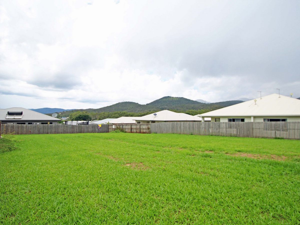 11 Robertson Close, Atherton