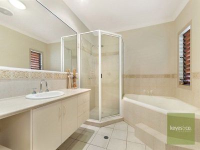 24 La Trobe Close, Douglas