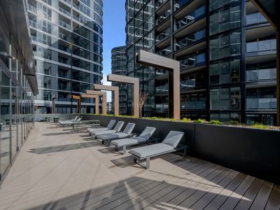 1605  / 2 Furzer Street, Phillip