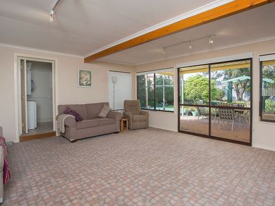 4 Comet Avenue, Netley