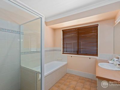 12 Tweed Coast Road, Hastings Point
