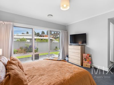 11 Dowding Crescent, New Town
